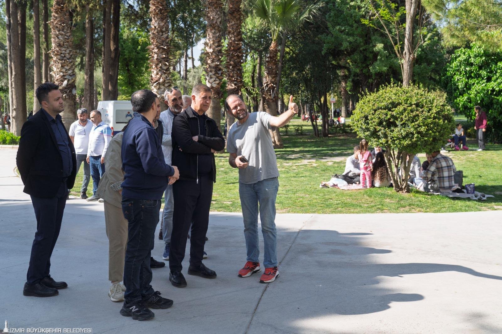 Başkan Tugay’dan Hasanağa Bahçesi’nde sıcak hafta sonu buluşması