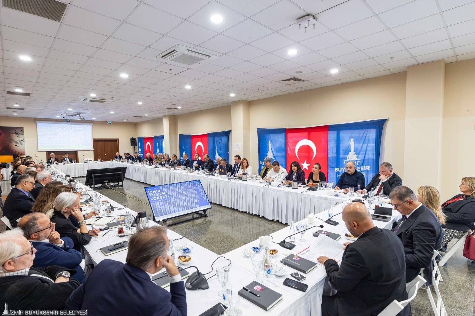 ​İzmir ortak aklı harekete geçiren konsey ve kurullarıyla kalkınacak