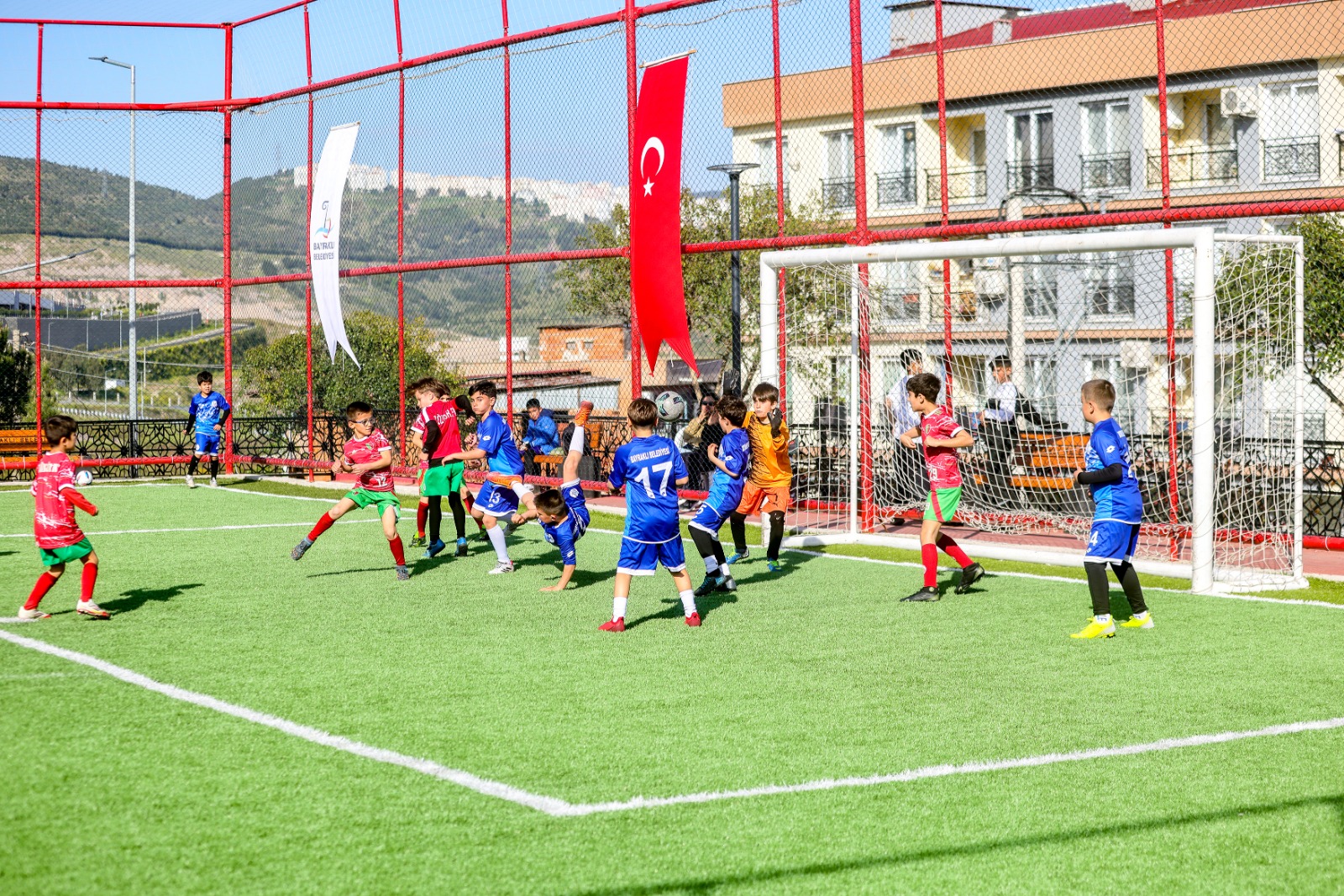 Bayraklı’da 23 Nisan Programları Çocukların Yoğun Katılımıyla Devam Ediyor