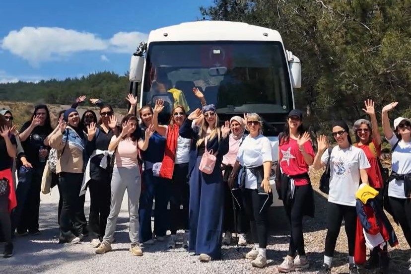 Menderes Belediyesi’nden Kadınlara Doğa Yürüyüşü