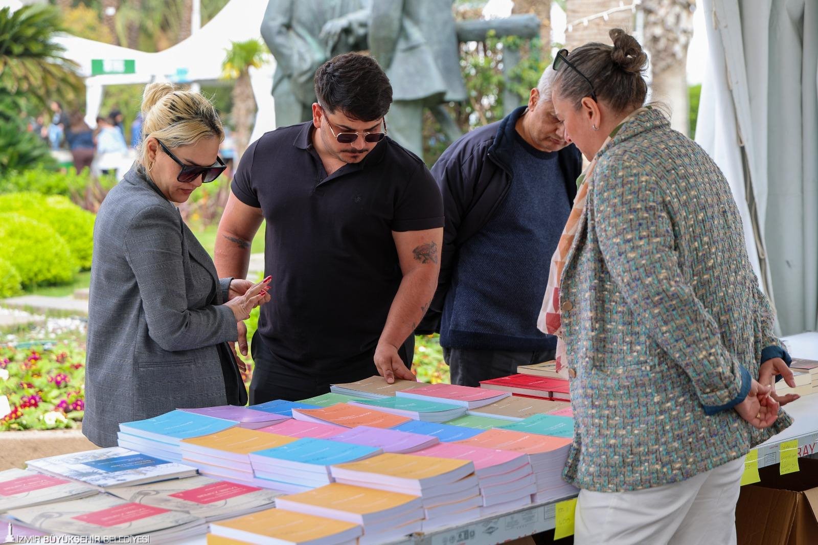 Kentin hafızasından geleceğine uzanan yayınlar İzmir Kitap Fuarı’nda