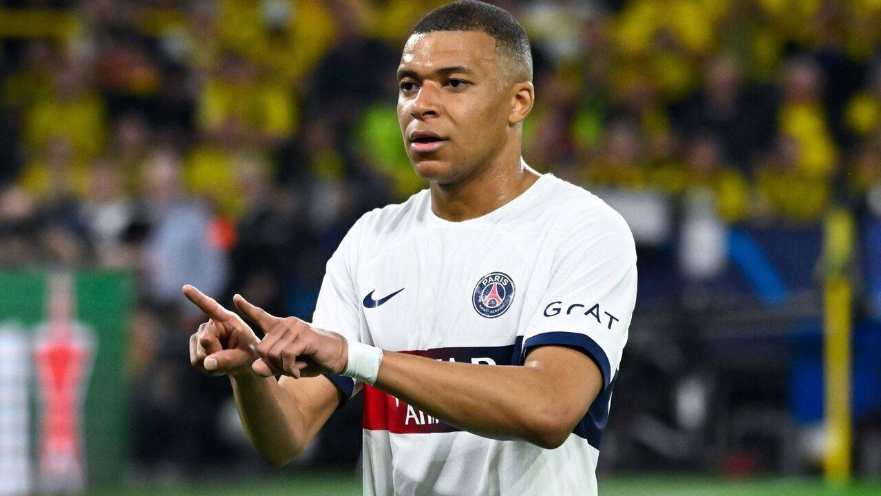 Kylian Mbappe PSG'den ayrılacağını açıkladı
