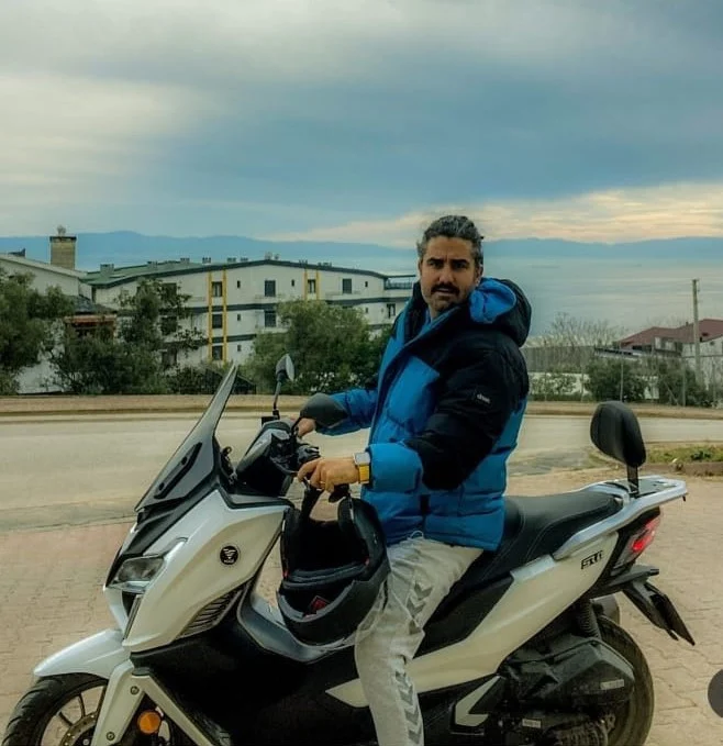 Oyuncu Efe Deprem hayatını kaybetti